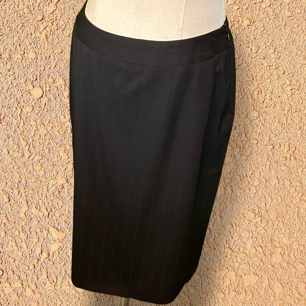 Max Mara Black Faint Burnout Stripe Fluted Back Pencil Skirt Size 2 - Picture 14 of 14